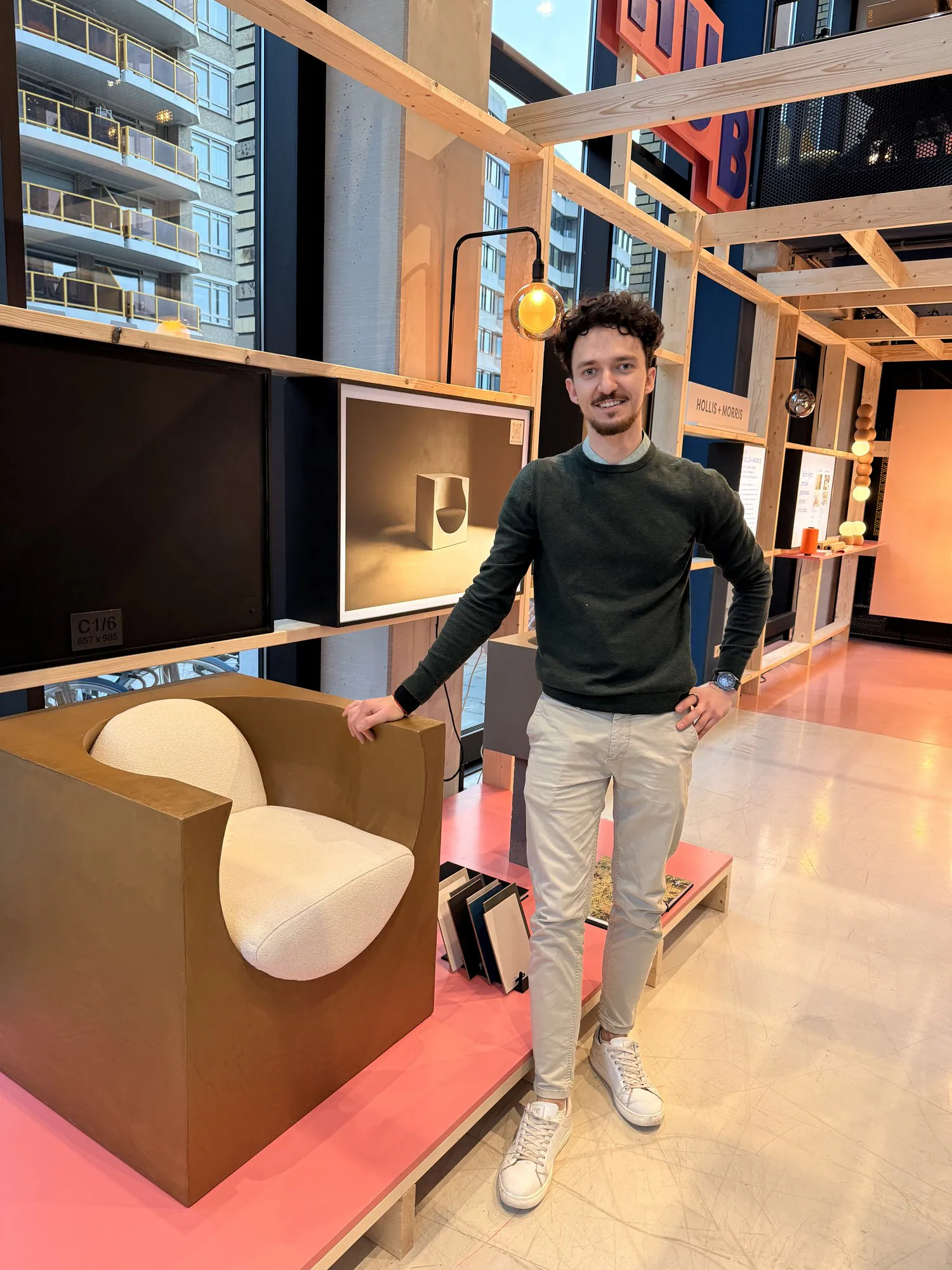 Ontwerper Valentin Penev bij Qbé I en II op Dutch Design Week 2025 in The Social Hub Eindhoven